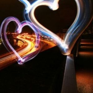 Bunte Herzlichtspuren