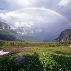 Berglandschaft mit Regenbogen