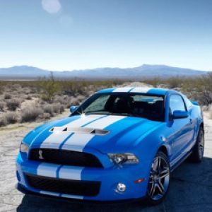 Blauer Shelby Mustang GT500