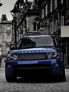 Blaues SUV in Urbaner Umgebung