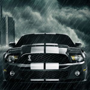 Shelby Mustang im Regen