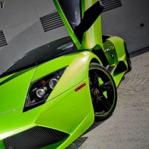 Grünes Lamborghini Murciélago