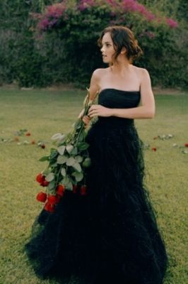 Elegante Frau mit Rosen