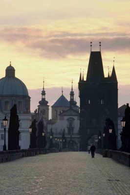 Karlsbrücke in Prag bei Sonnenuntergang