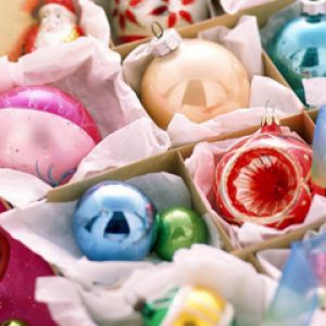 Bunte Weihnachtsornamente