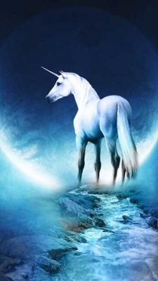 Majestätisches Einhorn in Fantasielandschaft
