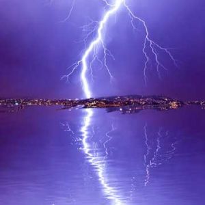 Beeindruckende Blitzreflexion