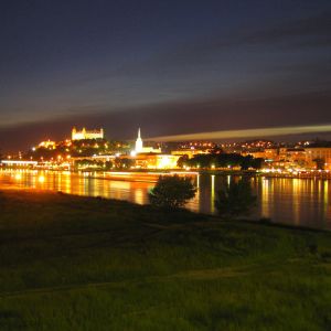 Nachtansicht von Bratislava