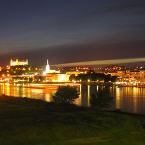 Nachtansicht von Bratislava