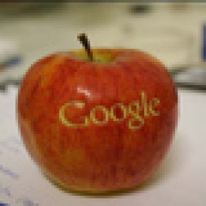 Google-Logo auf Apfel