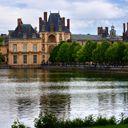 Historisches Schloss im Spiegel