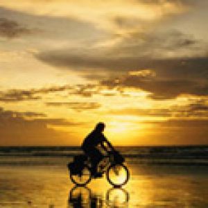 Radfahren bei Sonnenuntergang