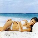 Strand Schönheit im Weißen Bikini