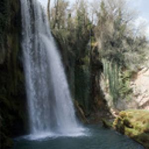 Ruhiger Wasserfall Landschaft