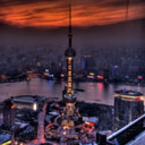 Skyline von Shanghai bei Sonnenuntergang