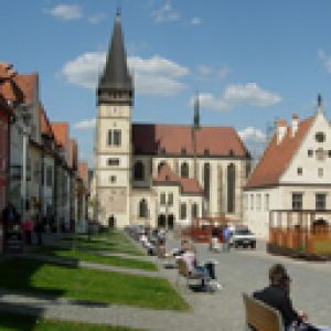 Historische Kirche und Platz