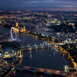 Londoner Skyline bei Nacht