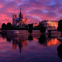 Kathedrale Notre Dame bei Sonnenuntergang