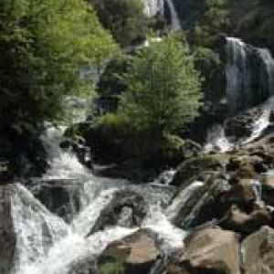 Ruhige Wasserfalllandschaft