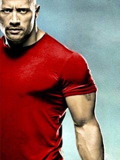Dwayne Johnson im Roten Shirt