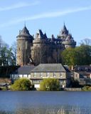 Historische Burg am See