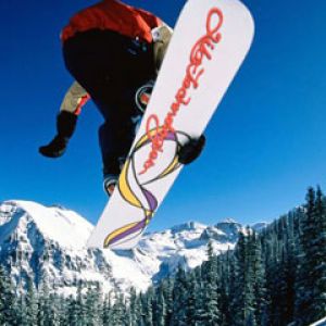 Snowboard-Aktionsaufnahme