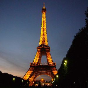 Eiffelturm bei Nacht