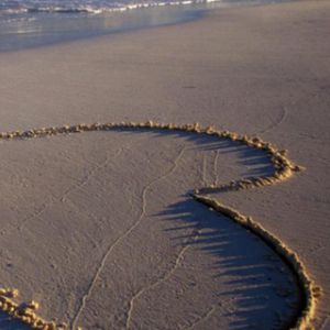 Herz im Sand