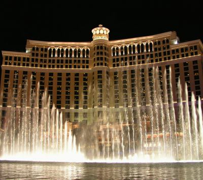 Bellagio-Brunnen bei Nacht