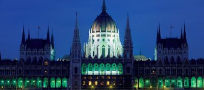Ungarisches Parlament bei Nacht