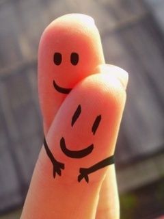 Glückliche Fingerfreunde
