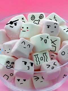 Niedliche Marshmallow-Gesichter