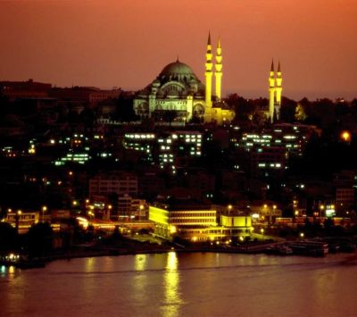 Istanbuler Skyline bei Sonnenuntergang