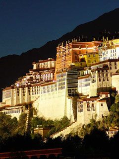 Potala-Palast bei Nacht