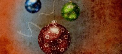 Bunte Weihnachtsornamente