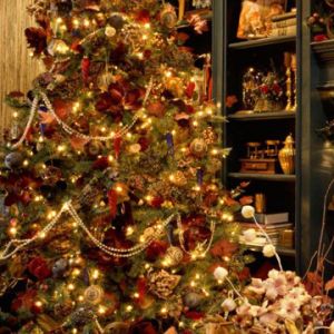 Wunderschöne Weihnachtsbaumdekoration