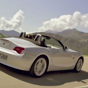 BMW Z4 Cabriolet auf Malerischer Straße