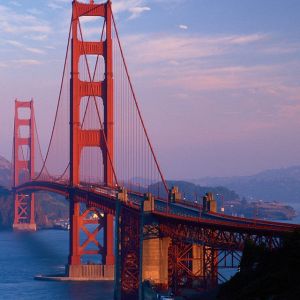 Golden Gate Brücke bei Sonnenuntergang