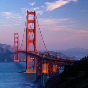 Golden Gate Brücke bei Sonnenuntergang