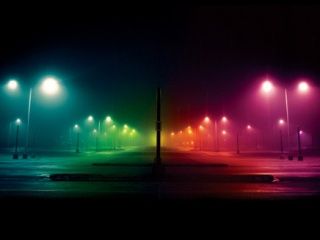 Bunte Nebelige Straßenlichter