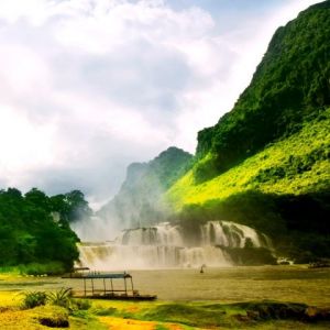 Atemberaubende Wasserfalllandschaft