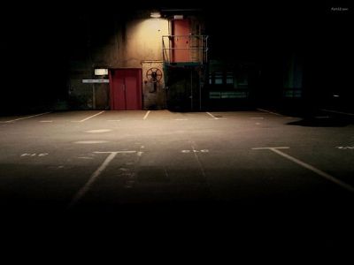 Geheimnisvoller Dunkler Parkplatz