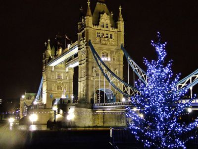 Tower Bridge bei Nacht