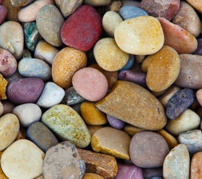 Bunte Kieselsteine und Steine