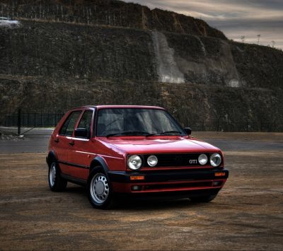 Klassischer Roter Golf GTI