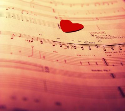 Musikalische Noten mit Herz