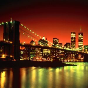 Nächtliche Aussicht auf die Brooklyn-Brücke