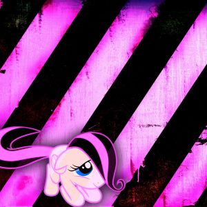 Süßes Pony mit Streifen