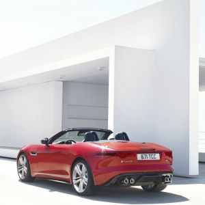 Elegantes Rotes Sportauto