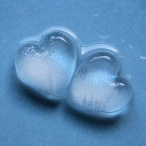 Herzförmige Eiswürfel